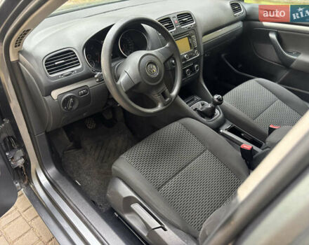 Серый Фольксваген Гольф, объемом двигателя 1.6 л и пробегом 235 тыс. км за 7750 $, фото 14 на Automoto.ua