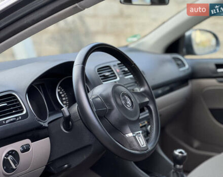 Серый Фольксваген Гольф, объемом двигателя 1.39 л и пробегом 251 тыс. км за 6800 $, фото 16 на Automoto.ua