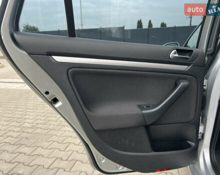 Сірий Фольксваген Гольф, об'ємом двигуна 1.6 л та пробігом 270 тис. км за 8300 $, фото 31 на Automoto.ua