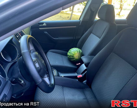 Сірий Фольксваген Гольф, об'ємом двигуна 1.6 л та пробігом 300 тис. км за 6800 $, фото 8 на Automoto.ua