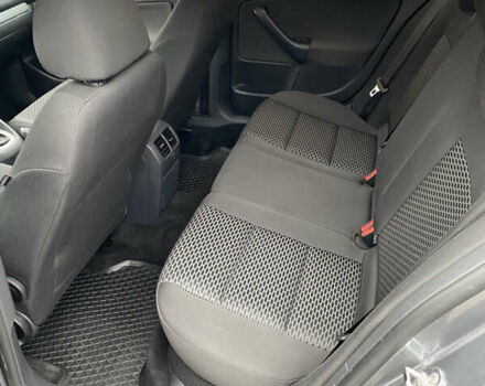 Серый Фольксваген Гольф, объемом двигателя 1.6 л и пробегом 262 тыс. км за 7400 $, фото 9 на Automoto.ua