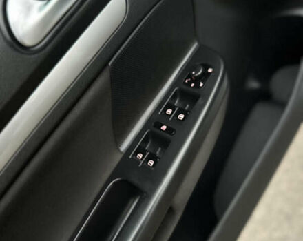 Серый Фольксваген Гольф, объемом двигателя 1.6 л и пробегом 230 тыс. км за 7400 $, фото 20 на Automoto.ua