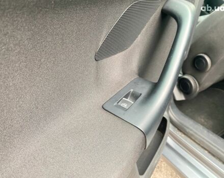 Серый Фольксваген Гольф, объемом двигателя 1.6 л и пробегом 249 тыс. км за 9240 $, фото 29 на Automoto.ua