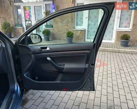 Серый Фольксваген Гольф, объемом двигателя 1.97 л и пробегом 302 тыс. км за 9000 $, фото 32 на Automoto.ua