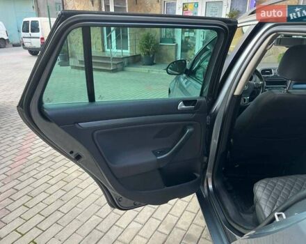 Серый Фольксваген Гольф, объемом двигателя 1.97 л и пробегом 302 тыс. км за 9000 $, фото 26 на Automoto.ua