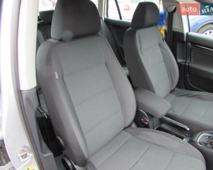 Серый Фольксваген Гольф, объемом двигателя 1.2 л и пробегом 200 тыс. км за 8400 $, фото 19 на Automoto.ua