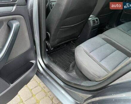 Серый Фольксваген Гольф, объемом двигателя 1.97 л и пробегом 302 тыс. км за 9000 $, фото 27 на Automoto.ua