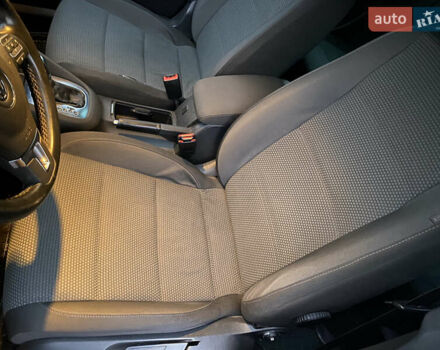 Серый Фольксваген Гольф, объемом двигателя 1.6 л и пробегом 240 тыс. км за 8350 $, фото 12 на Automoto.ua