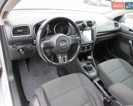 Серый Фольксваген Гольф, объемом двигателя 1.2 л и пробегом 200 тыс. км за 8400 $, фото 7 на Automoto.ua