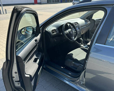 Серый Фольксваген Гольф, объемом двигателя 1.6 л и пробегом 234 тыс. км за 9500 $, фото 9 на Automoto.ua