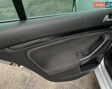 Серый Фольксваген Гольф, объемом двигателя 1.6 л и пробегом 240 тыс. км за 8350 $, фото 15 на Automoto.ua