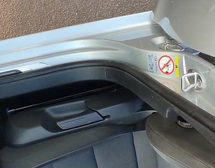 Серый Фольксваген Гольф, объемом двигателя 1.6 л и пробегом 257 тыс. км за 8000 $, фото 45 на Automoto.ua