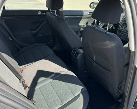 Серый Фольксваген Гольф, объемом двигателя 1.6 л и пробегом 234 тыс. км за 9500 $, фото 6 на Automoto.ua