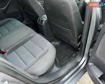 Серый Фольксваген Гольф, объемом двигателя 1.97 л и пробегом 302 тыс. км за 9000 $, фото 30 на Automoto.ua