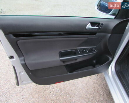 Серый Фольксваген Гольф, объемом двигателя 1.2 л и пробегом 200 тыс. км за 8400 $, фото 6 на Automoto.ua