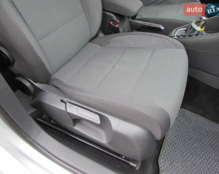 Серый Фольксваген Гольф, объемом двигателя 1.2 л и пробегом 200 тыс. км за 8400 $, фото 20 на Automoto.ua