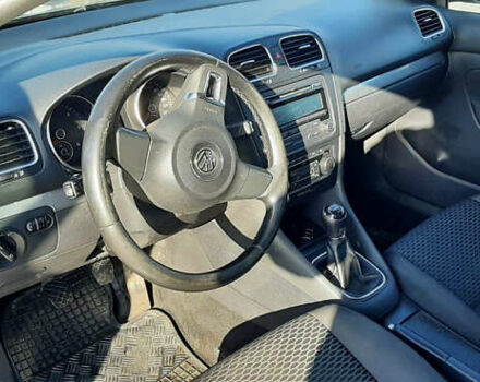 Серый Фольксваген Гольф, объемом двигателя 1.6 л и пробегом 230 тыс. км за 8500 $, фото 1 на Automoto.ua