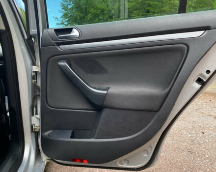 Серый Фольксваген Гольф, объемом двигателя 1.6 л и пробегом 242 тыс. км за 7800 $, фото 15 на Automoto.ua