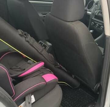 Серый Фольксваген Гольф, объемом двигателя 1.6 л и пробегом 189 тыс. км за 9200 $, фото 11 на Automoto.ua