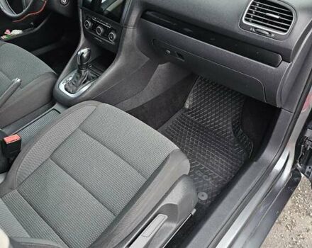 Серый Фольксваген Гольф, объемом двигателя 1.39 л и пробегом 266 тыс. км за 9000 $, фото 23 на Automoto.ua