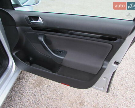 Серый Фольксваген Гольф, объемом двигателя 1.2 л и пробегом 200 тыс. км за 8400 $, фото 17 на Automoto.ua