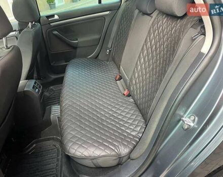 Серый Фольксваген Гольф, объемом двигателя 1.97 л и пробегом 300 тыс. км за 9200 $, фото 32 на Automoto.ua