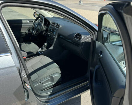 Серый Фольксваген Гольф, объемом двигателя 1.6 л и пробегом 234 тыс. км за 9500 $, фото 5 на Automoto.ua