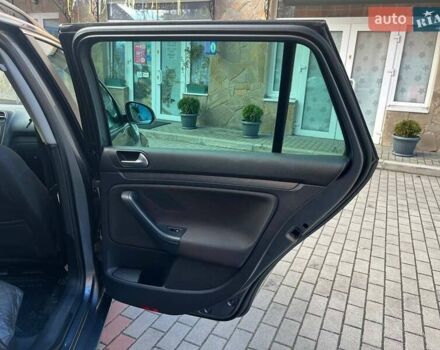 Серый Фольксваген Гольф, объемом двигателя 1.97 л и пробегом 300 тыс. км за 9200 $, фото 33 на Automoto.ua