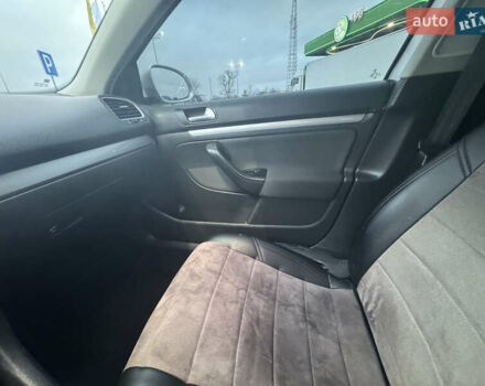 Серый Фольксваген Гольф, объемом двигателя 1.39 л и пробегом 267 тыс. км за 6400 $, фото 7 на Automoto.ua