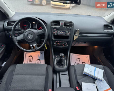 Сірий Фольксваген Гольф, об'ємом двигуна 1.6 л та пробігом 220 тис. км за 7950 $, фото 28 на Automoto.ua