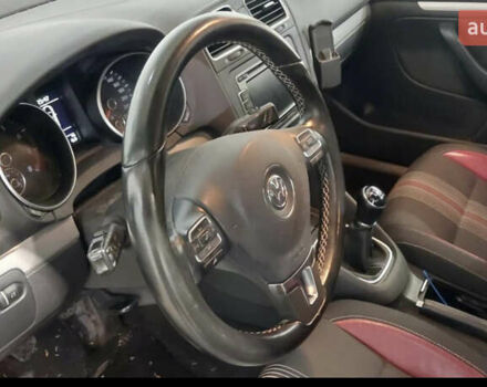 Серый Фольксваген Гольф, объемом двигателя 1.4 л и пробегом 217 тыс. км за 8000 $, фото 3 на Automoto.ua