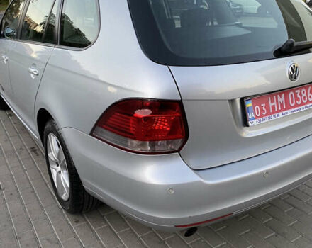 Серый Фольксваген Гольф, объемом двигателя 1.6 л и пробегом 198 тыс. км за 8200 $, фото 4 на Automoto.ua
