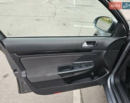 Серый Фольксваген Гольф, объемом двигателя 1.39 л и пробегом 266 тыс. км за 9000 $, фото 37 на Automoto.ua