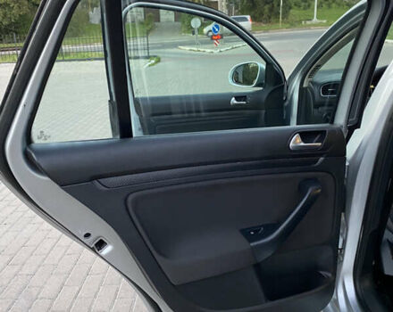 Серый Фольксваген Гольф, объемом двигателя 1.6 л и пробегом 198 тыс. км за 8200 $, фото 19 на Automoto.ua