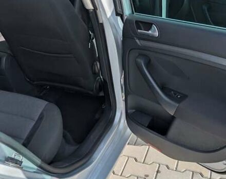 Серый Фольксваген Гольф, объемом двигателя 1.6 л и пробегом 184 тыс. км за 7750 $, фото 6 на Automoto.ua