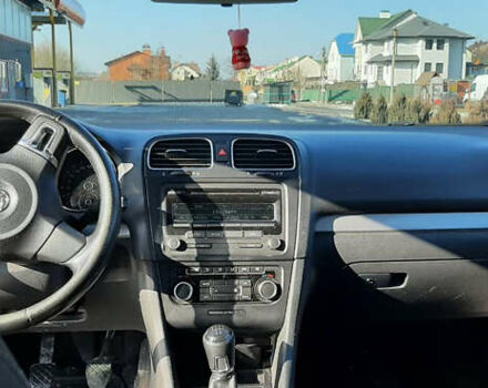 Серый Фольксваген Гольф, объемом двигателя 1.6 л и пробегом 230 тыс. км за 8500 $, фото 2 на Automoto.ua