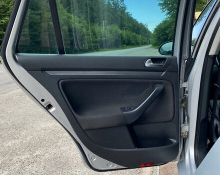 Серый Фольксваген Гольф, объемом двигателя 1.6 л и пробегом 242 тыс. км за 7800 $, фото 13 на Automoto.ua