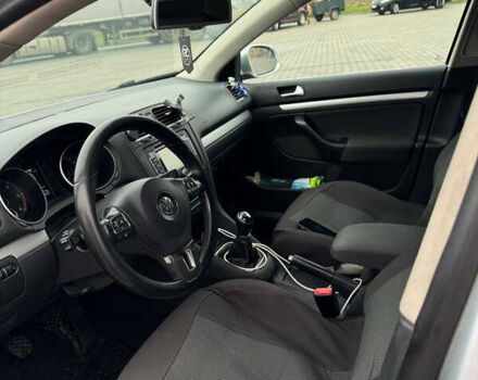 Серый Фольксваген Гольф, объемом двигателя 1.6 л и пробегом 315 тыс. км за 7500 $, фото 4 на Automoto.ua