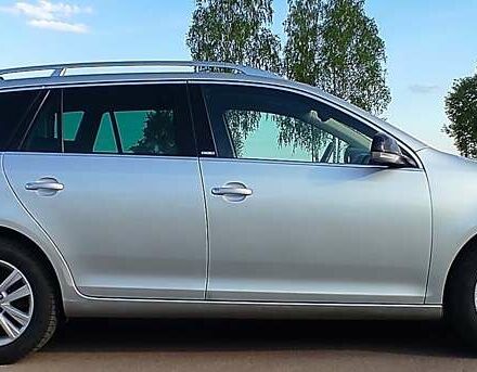 Серый Фольксваген Гольф, объемом двигателя 1.6 л и пробегом 257 тыс. км за 8000 $, фото 2 на Automoto.ua