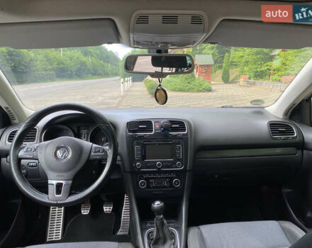 Серый Фольксваген Гольф, объемом двигателя 1.6 л и пробегом 242 тыс. км за 7800 $, фото 11 на Automoto.ua