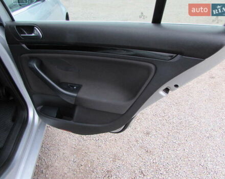 Серый Фольксваген Гольф, объемом двигателя 1.2 л и пробегом 200 тыс. км за 8400 $, фото 14 на Automoto.ua