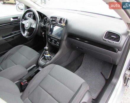 Серый Фольксваген Гольф, объемом двигателя 1.2 л и пробегом 200 тыс. км за 8400 $, фото 18 на Automoto.ua