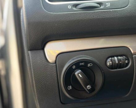 Серый Фольксваген Гольф, объемом двигателя 1.6 л и пробегом 333 тыс. км за 7500 $, фото 11 на Automoto.ua