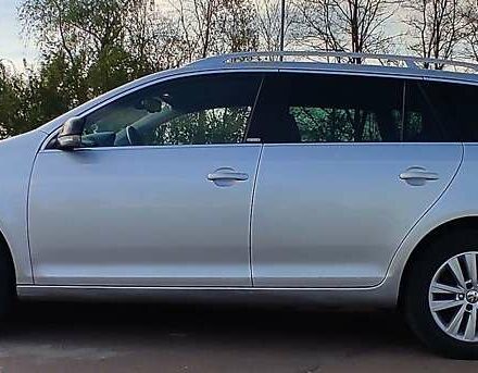 Серый Фольксваген Гольф, объемом двигателя 1.6 л и пробегом 257 тыс. км за 8000 $, фото 1 на Automoto.ua