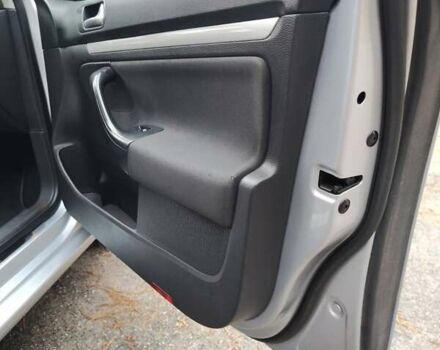 Серый Фольксваген Гольф, объемом двигателя 1.6 л и пробегом 225 тыс. км за 7900 $, фото 4 на Automoto.ua