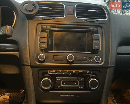 Серый Фольксваген Гольф, объемом двигателя 1.6 л и пробегом 240 тыс. км за 8350 $, фото 16 на Automoto.ua