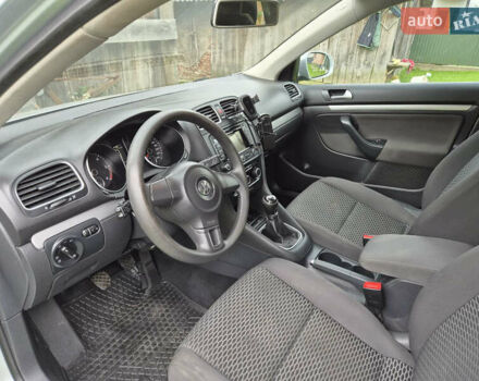 Серый Фольксваген Гольф, объемом двигателя 1.6 л и пробегом 219 тыс. км за 8888 $, фото 12 на Automoto.ua