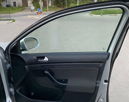 Серый Фольксваген Гольф, объемом двигателя 1.6 л и пробегом 198 тыс. км за 8200 $, фото 23 на Automoto.ua