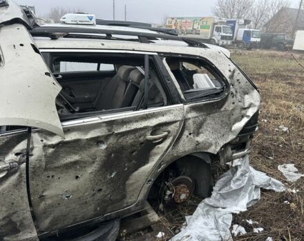 Серый Фольксваген Гольф, объемом двигателя 1.6 л и пробегом 180 тыс. км за 3000 $, фото 2 на Automoto.ua