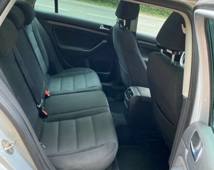 Серый Фольксваген Гольф, объемом двигателя 1.6 л и пробегом 242 тыс. км за 7800 $, фото 16 на Automoto.ua